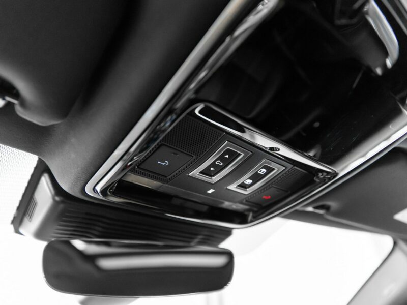 Land Rover Range Rover VELAR 3.0P 400KM R-Dynamic SE. Driver Assist. Cold Climate. Panorama. FV23%.
