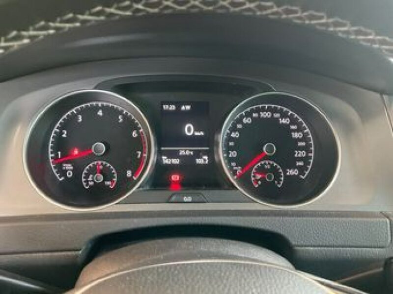 Volkswagen Golf 1.4 TSI 125Km Lounge BlueMotion Tech.Navigacja Podg.Fotele Pdc X 2 VII (2012-)