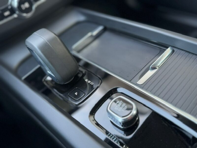 Volvo XC 60 BENZYNA, B4 197PS, AUTOMAT, ORYGINAŁ, NOWY MODEL, GWARANCJA II (2017-)