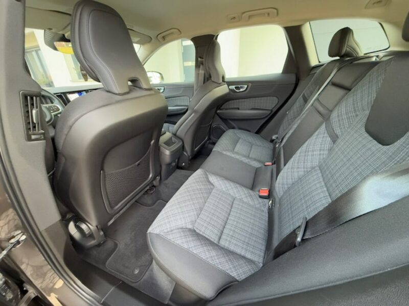 Volvo XC 60 BENZYNA, B4 197PS, AUTOMAT, ORYGINAŁ, NOWY MODEL, GWARANCJA II (2017-)