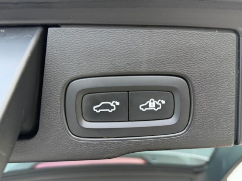 Volvo XC 60 BENZYNA, B4 197PS, AUTOMAT, ORYGINAŁ, NOWY MODEL, GWARANCJA II (2017-)