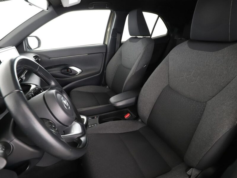 Toyota Yaris Cross 1.5 Hybrid Tempomat Nawigacja Grzane Fotele Czujnik Deszczu Kamera LED