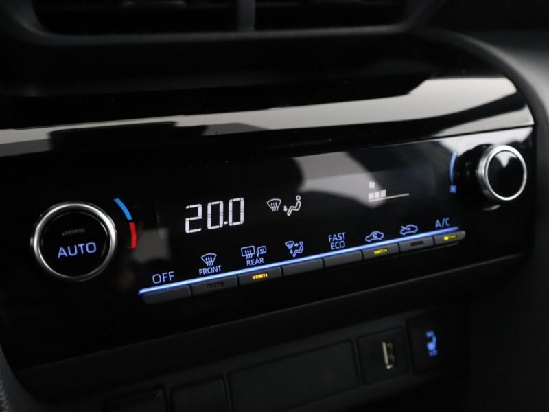 Toyota Yaris Cross 1.5 Hybrid Tempomat Nawigacja Grzane Fotele Czujnik Deszczu Kamera LED