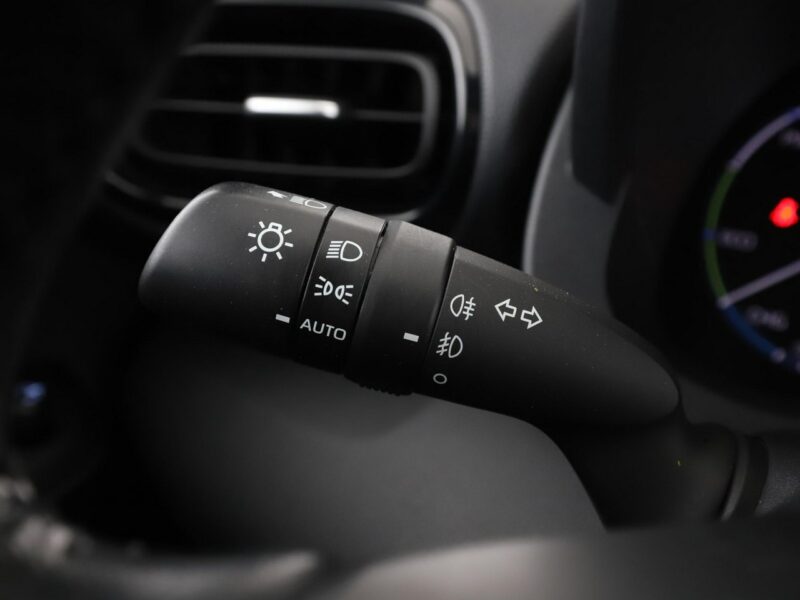 Toyota Yaris Cross 1.5 Hybrid Tempomat Nawigacja Grzane Fotele Czujnik Deszczu Kamera LED