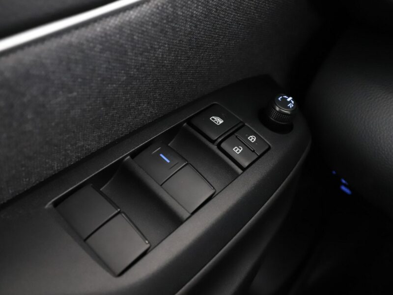 Toyota Yaris Cross 1.5 Hybrid Tempomat Nawigacja Grzane Fotele Czujnik Deszczu Kamera LED