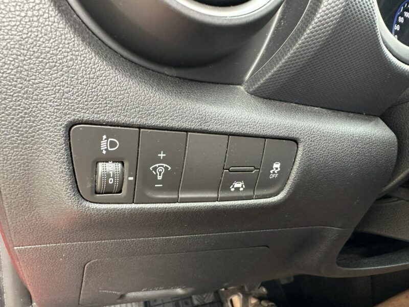 Hyundai Kona Kamera, klimatronic, tempomat, czujnik deszczu ,automatyczne światła I (2017-2023)