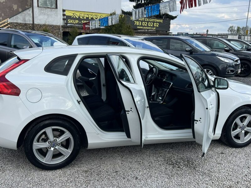 Volvo V40 -SPRZEDANY- Nowy rozrząd *1.6 Benz - 150 KM*188 Tys Gwarancja-AUTOMI-X II (2012-)