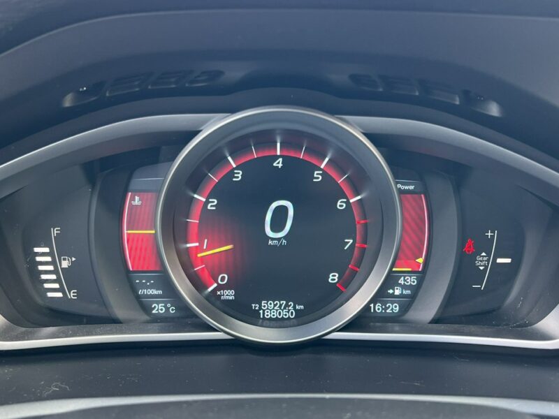 Volvo V40 -SPRZEDANY- Nowy rozrząd *1.6 Benz - 150 KM*188 Tys Gwarancja-AUTOMI-X II (2012-)