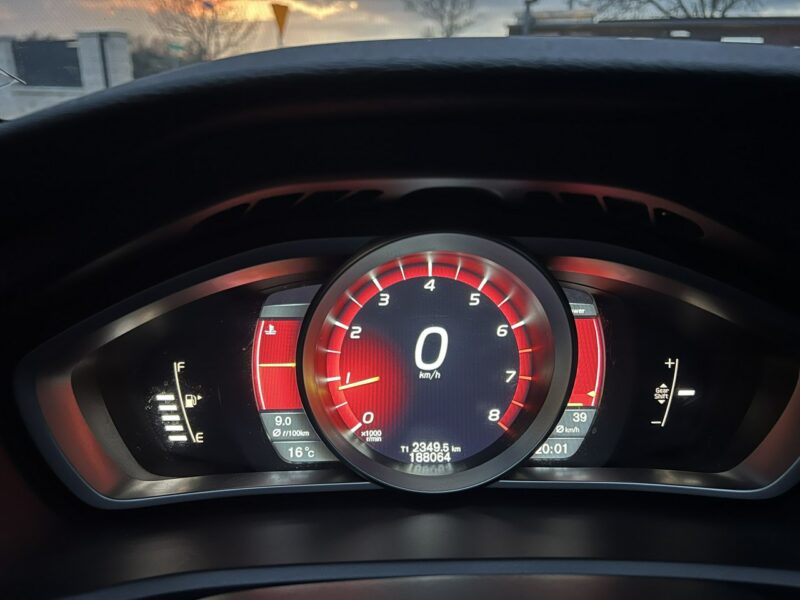 Volvo V40 -SPRZEDANY- Nowy rozrząd *1.6 Benz - 150 KM*188 Tys Gwarancja-AUTOMI-X II (2012-)