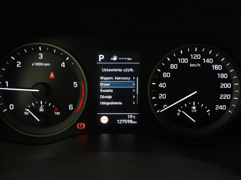 Hyundai Tucson 4x4 automat skóra navi kamery i czujniki parkowania grzane fotele III (2015-2020)