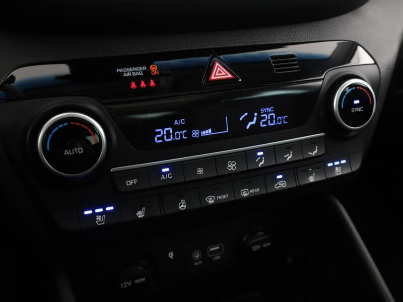 Hyundai Tucson 4x4 automat skóra navi kamery i czujniki parkowania grzane fotele III (2015-2020)