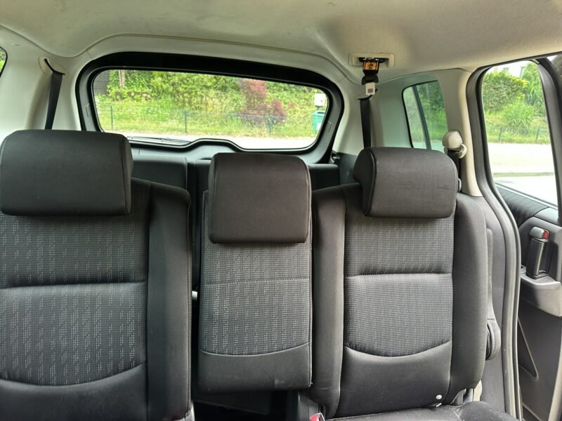 Mazda 5 1,8 benzyna, klimatronik, 7 m,przyciemniane szyby, isofix,podg. fotele I (2005-2010)