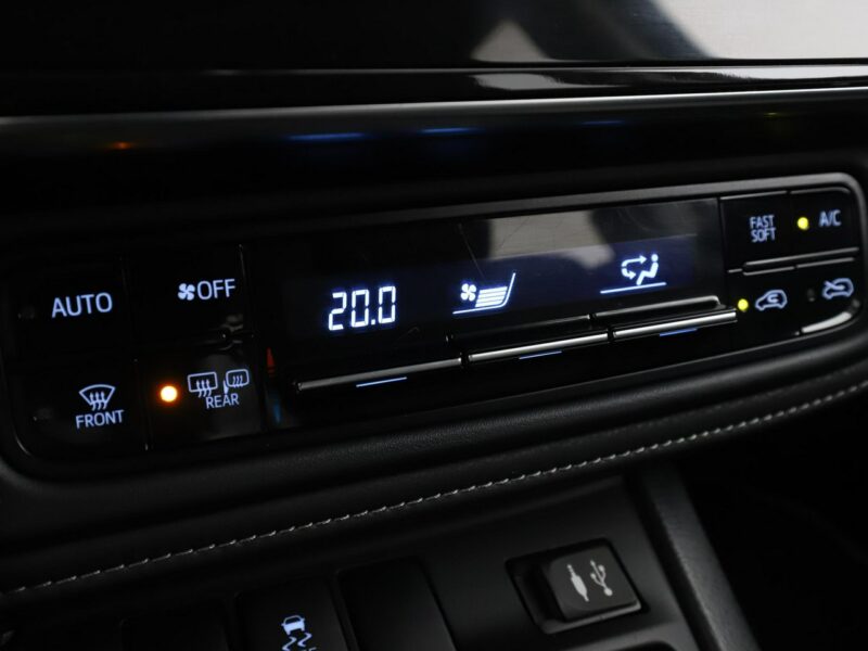 Toyota Auris hybryda Bluetooth kamera tempomat LED klima auto II (2012-)