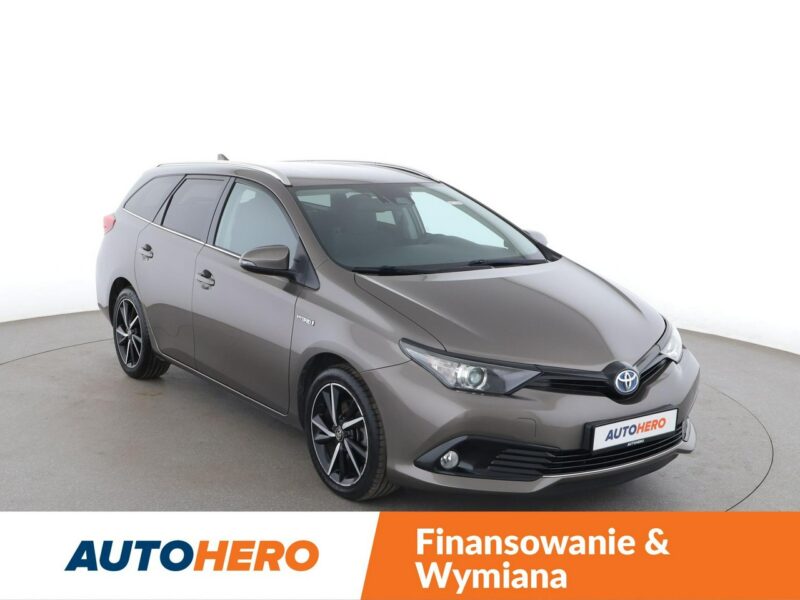 Toyota Auris hybryda Bluetooth kamera tempomat LED klima auto II (2012-)