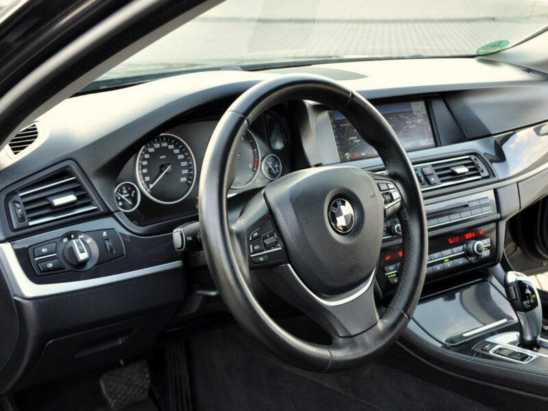 BMW 530 3.0d(258KM)*Bi-Xenon*Ringi*Navi Profesjonal*Skóry*2xParktr.*Alu 17"ASO F10 (2009-2017)
