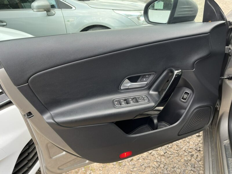 Mercedes CLA 180 1wł* 100% Bez wypadek* Panoramach * LED* FV23%* Kamera* Stan Idealny II (2019-)