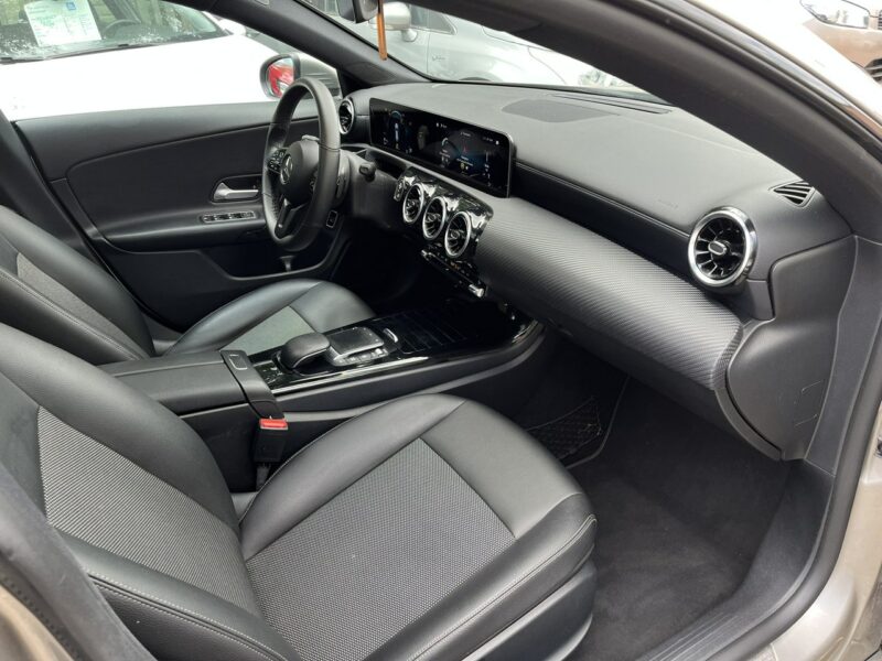 Mercedes CLA 180 1wł* 100% Bez wypadek* Panoramach * LED* FV23%* Kamera* Stan Idealny II (2019-)