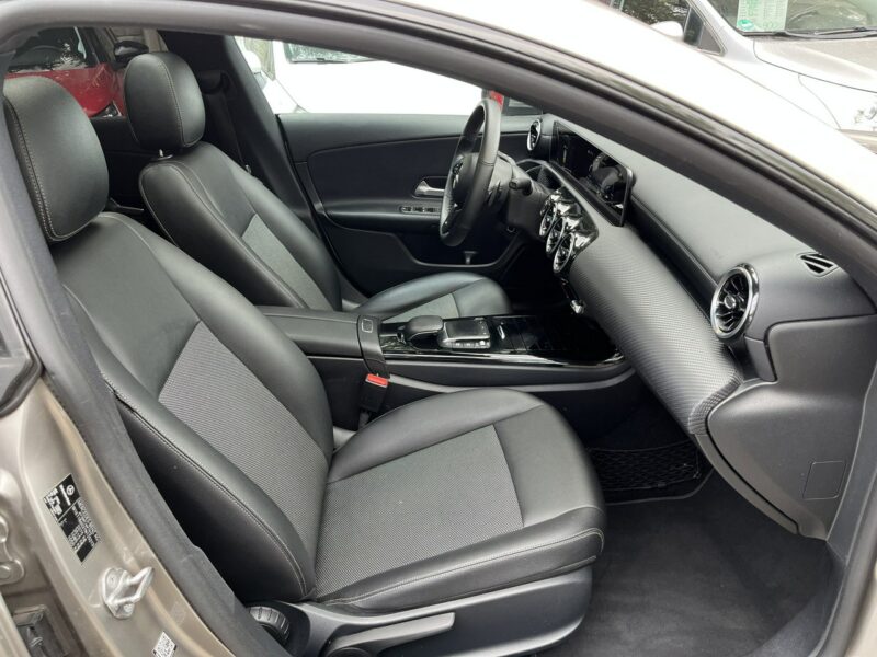 Mercedes CLA 180 1wł* 100% Bez wypadek* Panoramach * LED* FV23%* Kamera* Stan Idealny II (2019-)