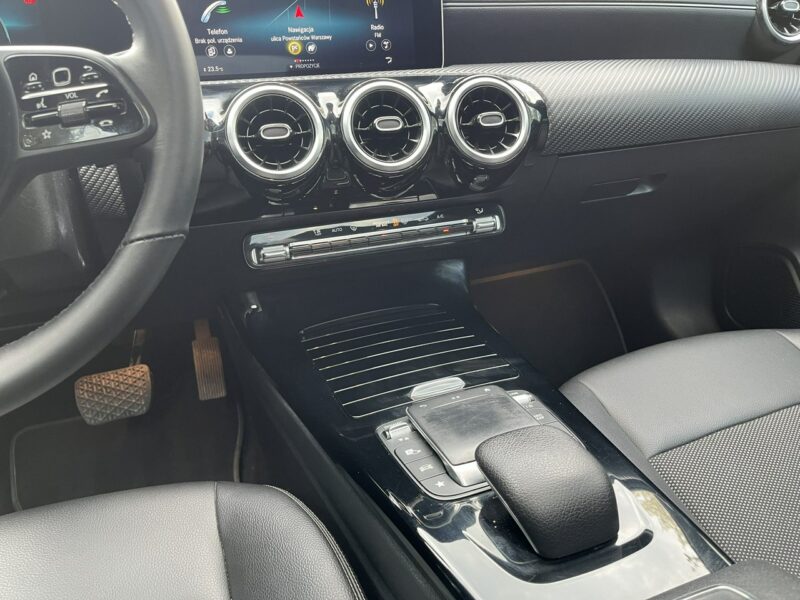 Mercedes CLA 180 1wł* 100% Bez wypadek* Panoramach * LED* FV23%* Kamera* Stan Idealny II (2019-)