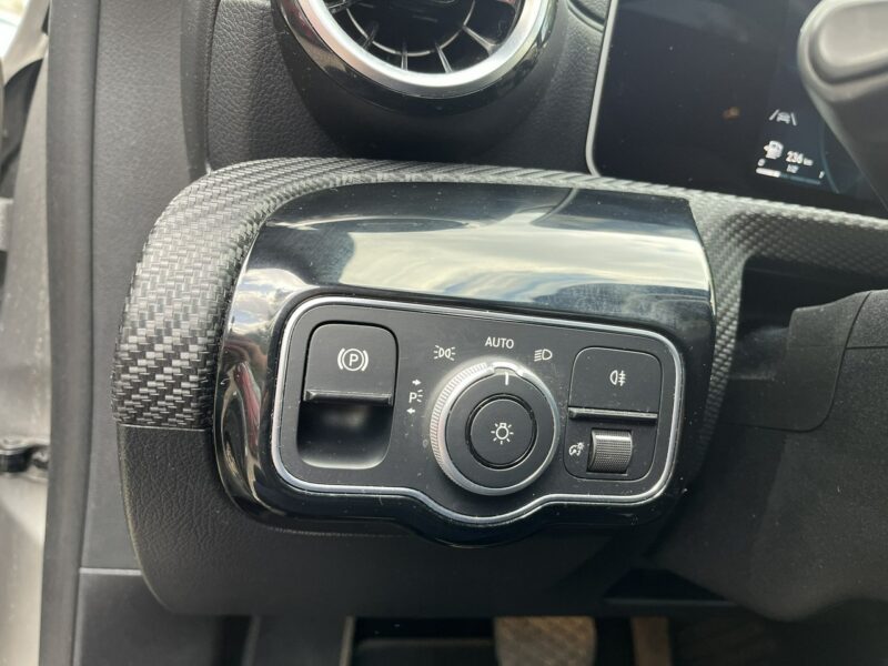 Mercedes CLA 180 1wł* 100% Bez wypadek* Panoramach * LED* FV23%* Kamera* Stan Idealny II (2019-)
