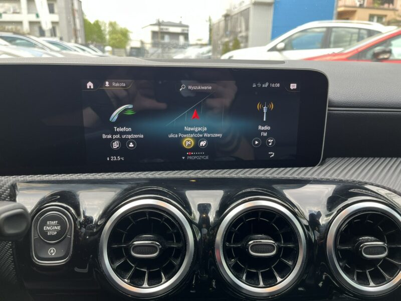 Mercedes CLA 180 1wł* 100% Bez wypadek* Panoramach * LED* FV23%* Kamera* Stan Idealny II (2019-)