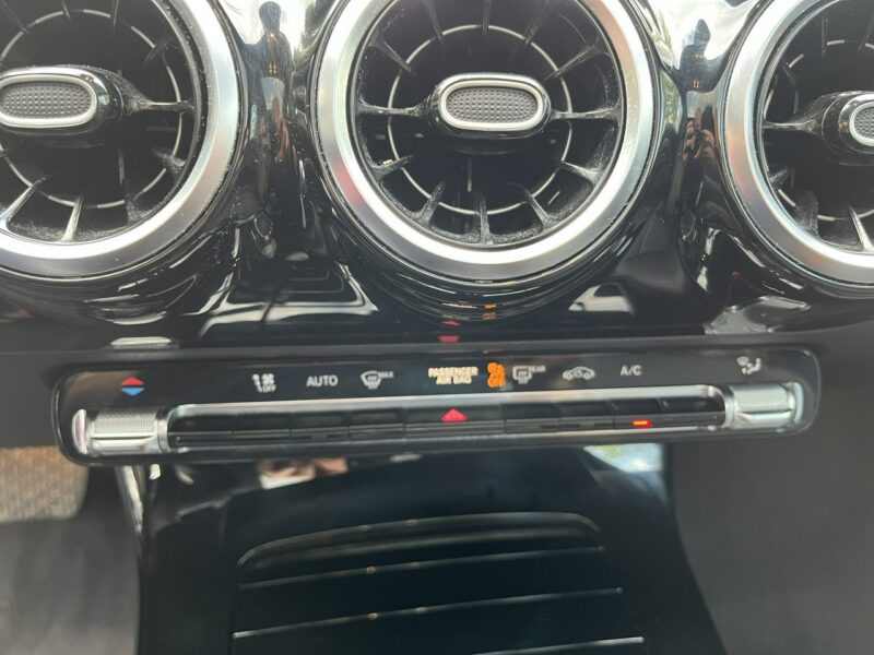 Mercedes CLA 180 1wł* 100% Bez wypadek* Panoramach * LED* FV23%* Kamera* Stan Idealny II (2019-)