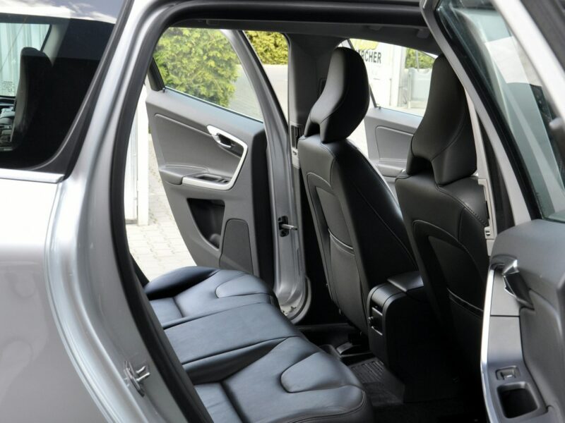 Volvo XC 60 2,0D4 190KM Momentum/Navi/Skóra/Alufelgi/Led/Xenon/Serwis/ I (2008-2017)