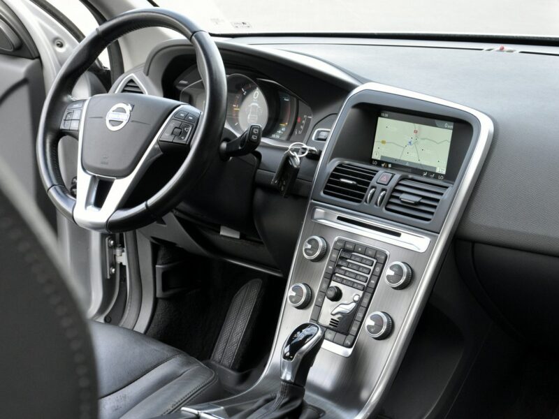 Volvo XC 60 2,0D4 190KM Momentum/Navi/Skóra/Alufelgi/Led/Xenon/Serwis/ I (2008-2017)