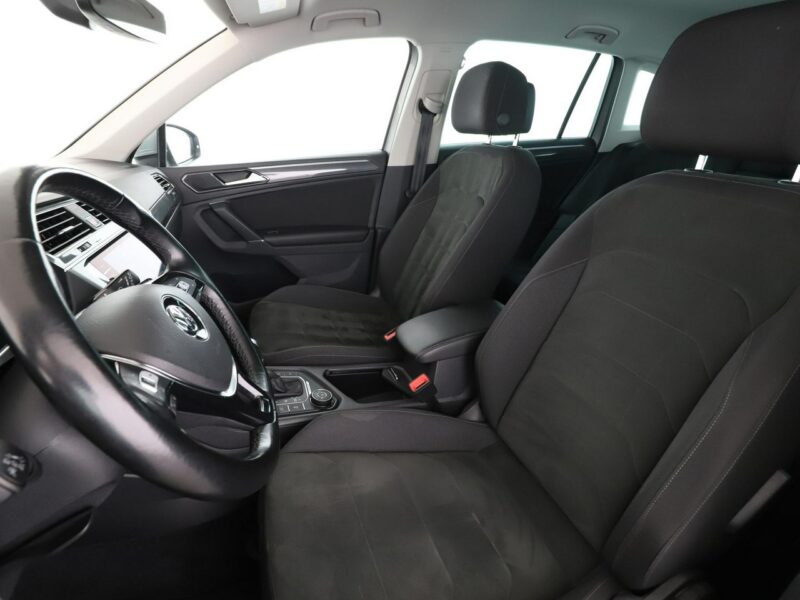 Volkswagen Tiguan R-Line 4X4 180KM Navi Virtual Klimatyzacja Podgrzewane fotele II (2016-2024)