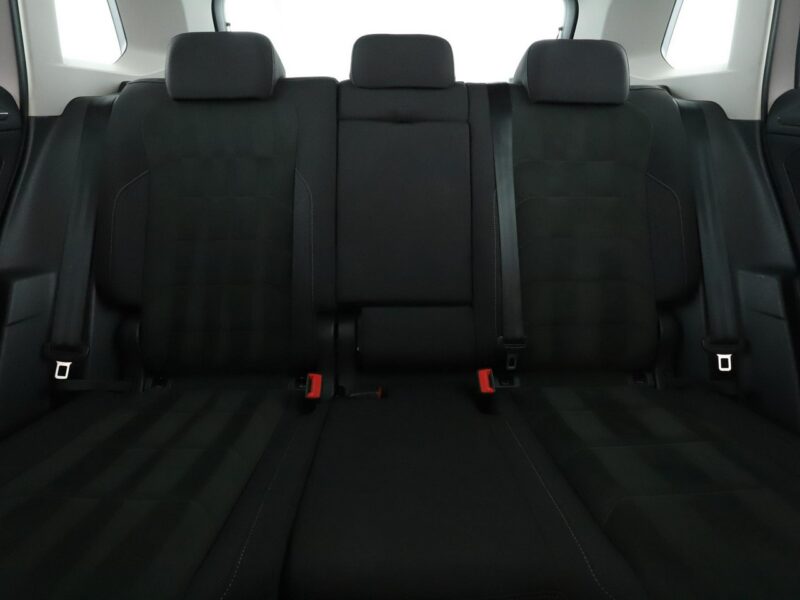 Volkswagen Tiguan R-Line 4X4 180KM Navi Virtual Klimatyzacja Podgrzewane fotele II (2016-2024)