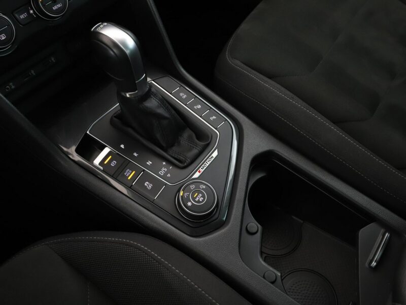 Volkswagen Tiguan R-Line 4X4 180KM Navi Virtual Klimatyzacja Podgrzewane fotele II (2016-2024)