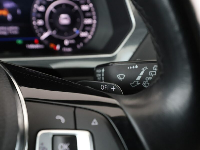 Volkswagen Tiguan R-Line 4X4 180KM Navi Virtual Klimatyzacja Podgrzewane fotele II (2016-2024)