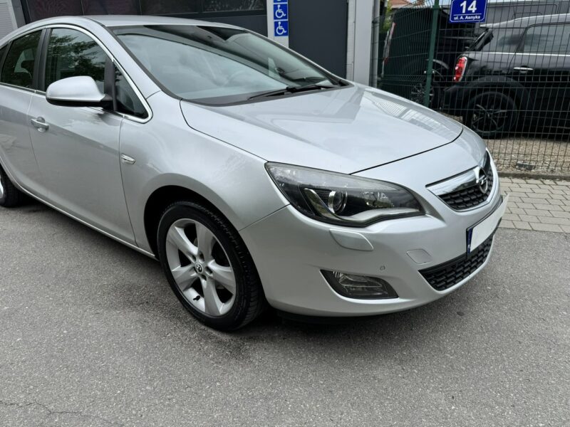 Opel Astra Sport Cosmo 1.4 turbo LPG J (2009-2019)