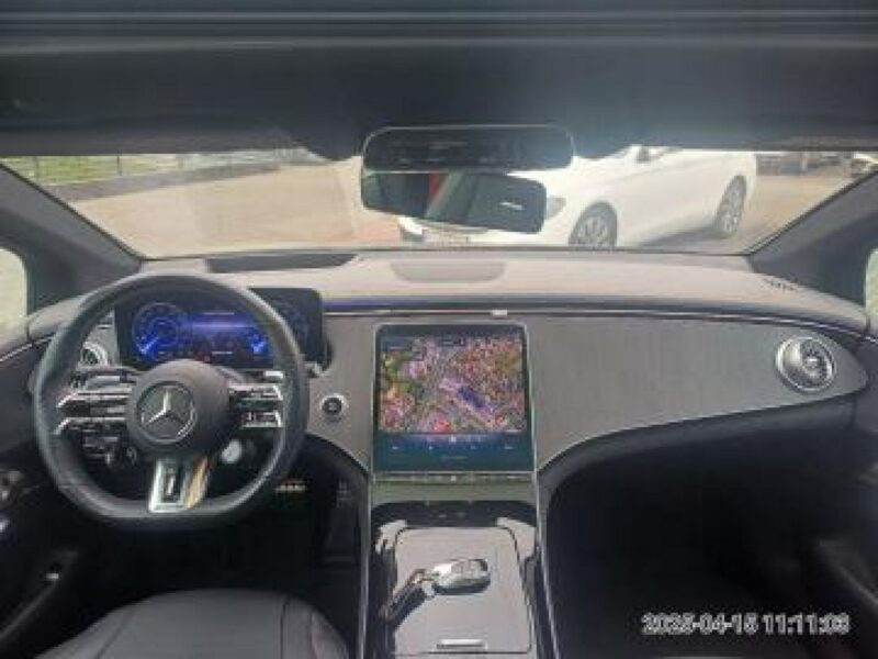 Mercedes EQE