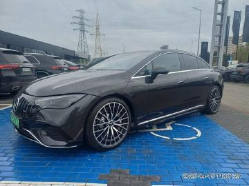 Mercedes EQE