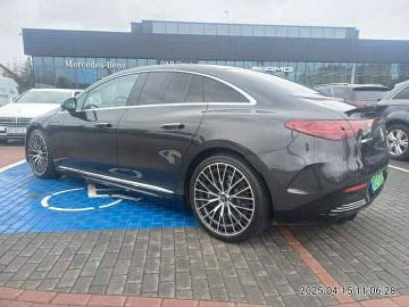 Mercedes EQE