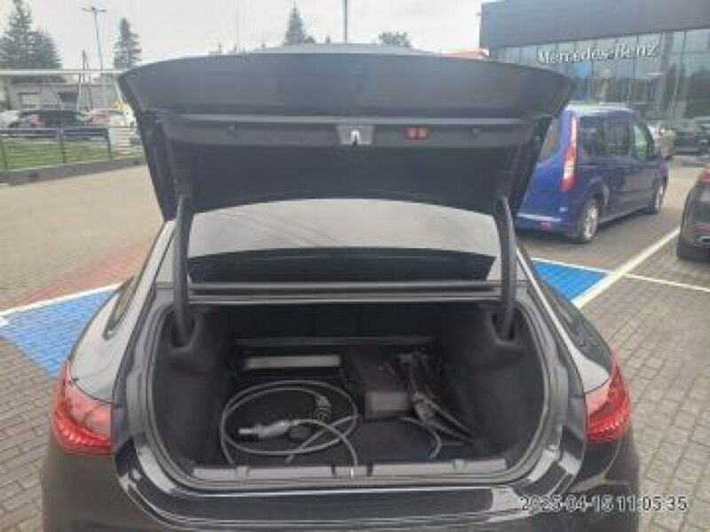 Mercedes EQE