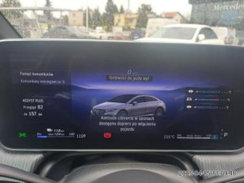 Mercedes EQE