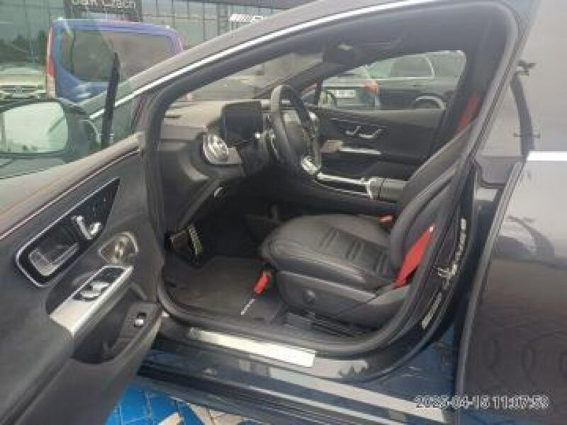 Mercedes EQE
