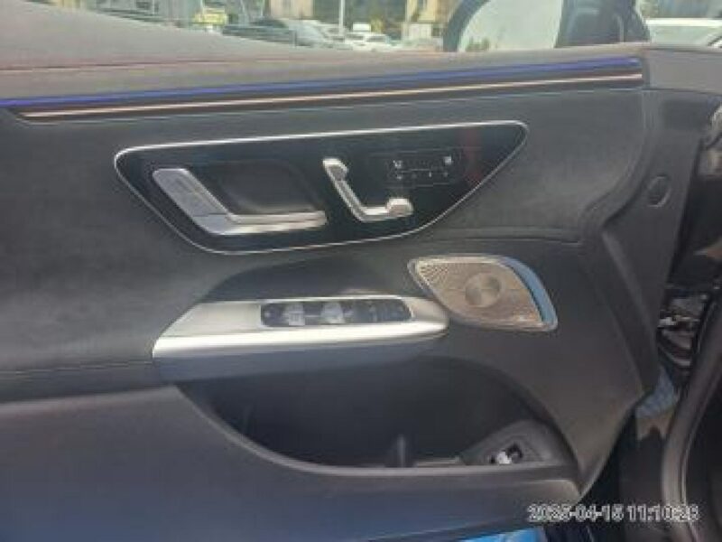 Mercedes EQE