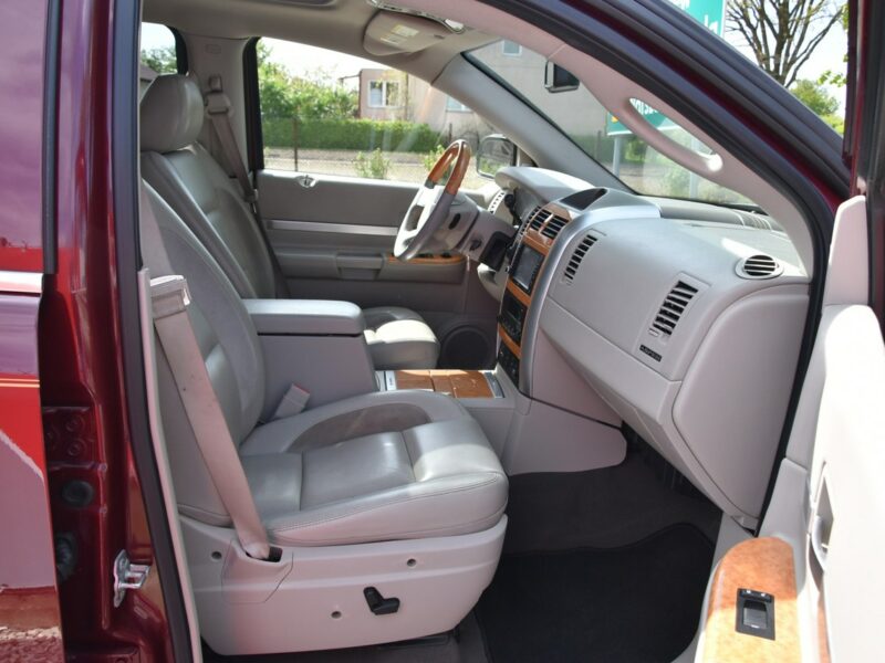 Chrysler Aspen Limited 5.7HEMi V8 340KM 2008r. 4x4 8os. Skóra Szyber NAVi Kamera