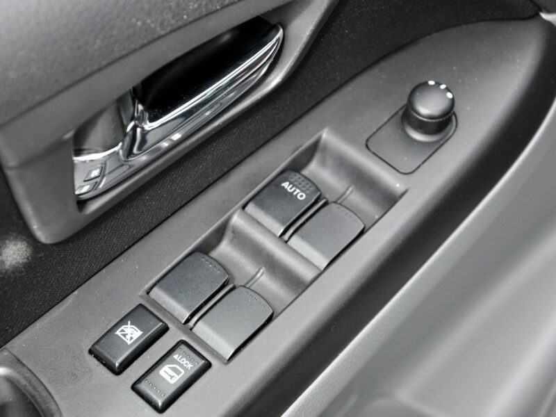 Suzuki SX4 1,6i 120KM Premium/Alu/KeyLessGo/Parktronic/Relingi/Serwisowany/PDC I (2006-2013)