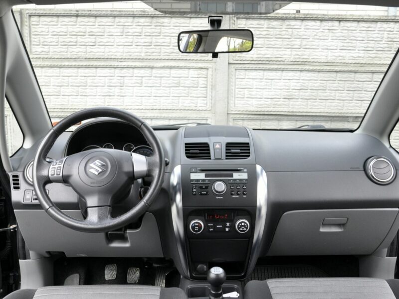 Suzuki SX4 1,6i 120KM Premium/Alu/KeyLessGo/Parktronic/Relingi/Serwisowany/PDC I (2006-2013)