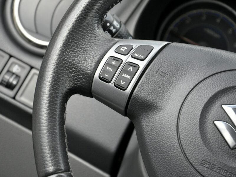 Suzuki SX4 1,6i 120KM Premium/Alu/KeyLessGo/Parktronic/Relingi/Serwisowany/PDC I (2006-2013)