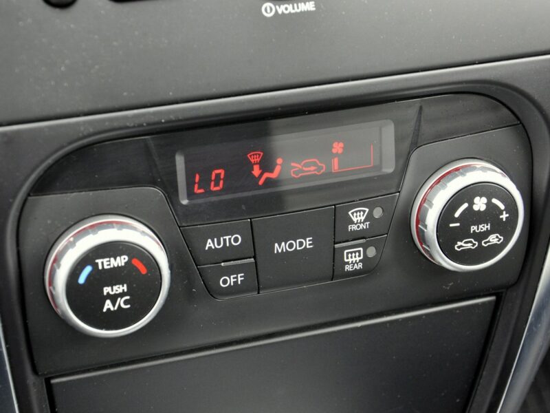 Suzuki SX4 1,6i 120KM Premium/Alu/KeyLessGo/Parktronic/Relingi/Serwisowany/PDC I (2006-2013)