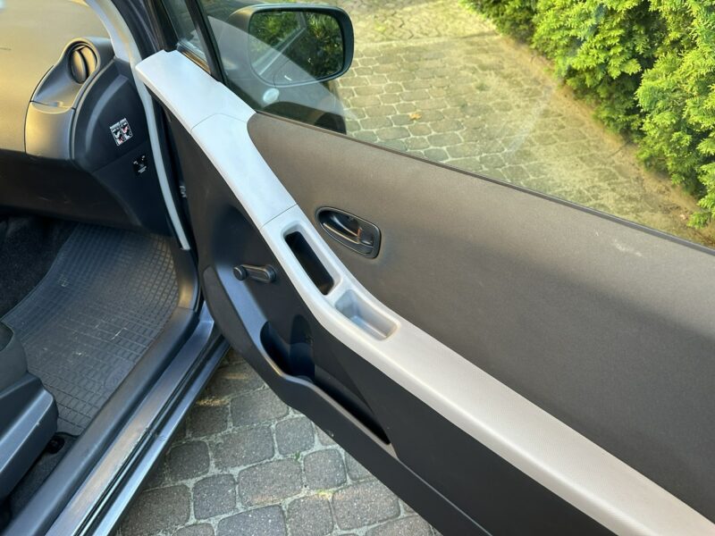 Toyota Yaris Polski salon/Rozrząd łańcuch/Mocna benz/Klimatyzacja/Isofix II (2005-2011)