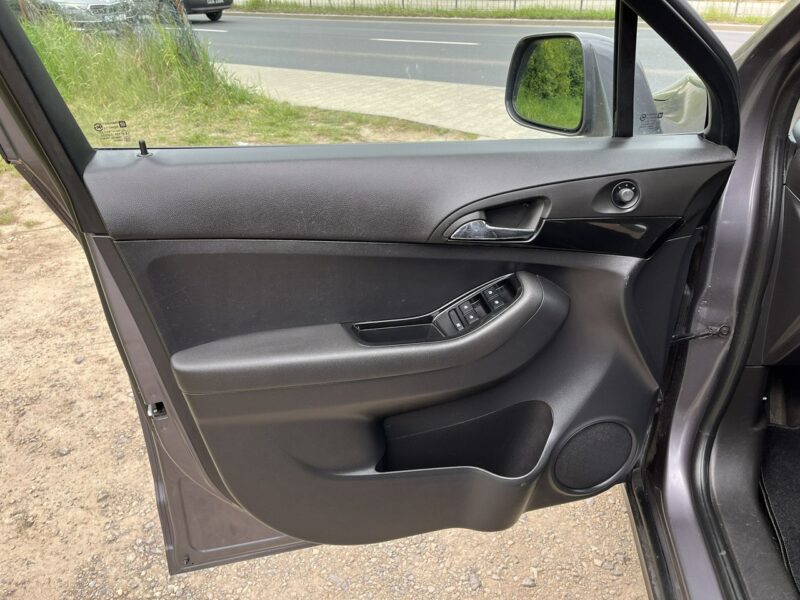 Chevrolet Orlando 1.8 7osób Climatronic Alu Navi Kolorowy Wyświetlacz Stan BDB BEzwypadk