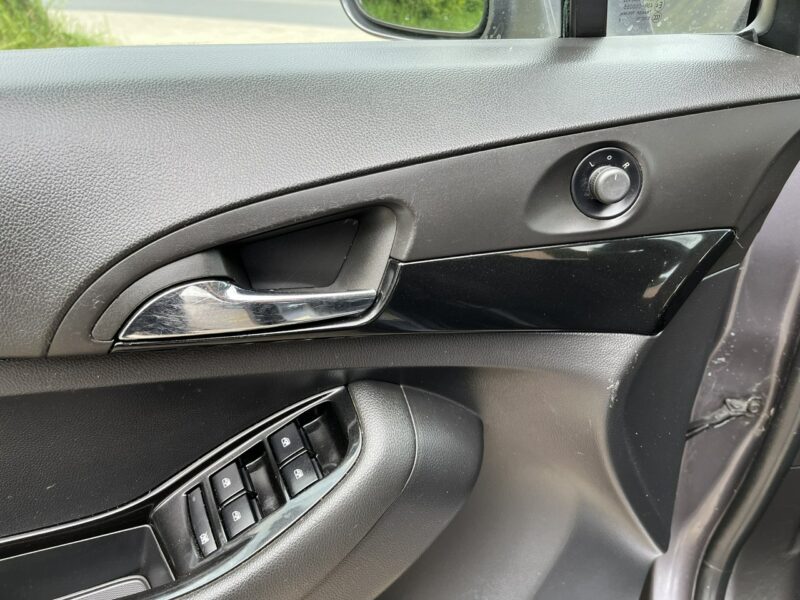 Chevrolet Orlando 1.8 7osób Climatronic Alu Navi Kolorowy Wyświetlacz Stan BDB BEzwypadk