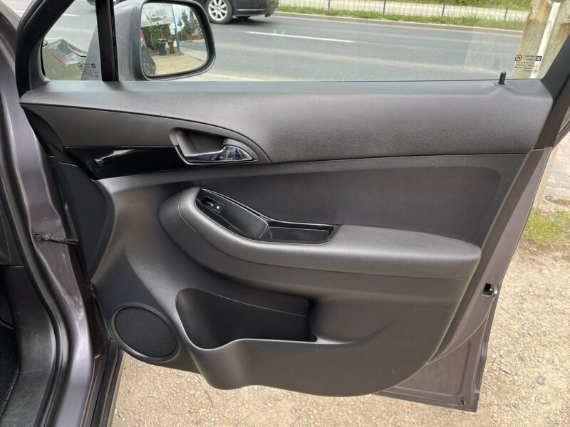 Chevrolet Orlando 1.8 7osób Climatronic Alu Navi Kolorowy Wyświetlacz Stan BDB BEzwypadk