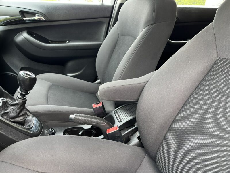 Chevrolet Orlando 1.8 7osób Climatronic Alu Navi Kolorowy Wyświetlacz Stan BDB BEzwypadk